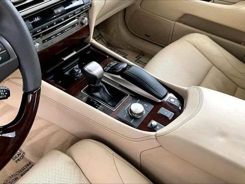 Used 2013 Lexus LS 460 w/ Comfort Pkg RWD image 14