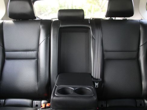 Used 2024 Nissan Rogue SV w/ SV Premium Package FWD image 59