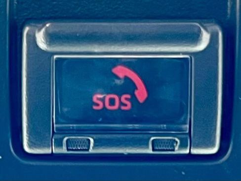 Used 2022 Toyota Camry XSE image 28