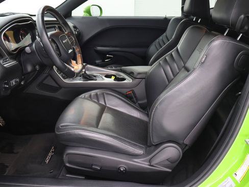 Used 2017 Dodge Challenger SRT Hellcat RWD image 8