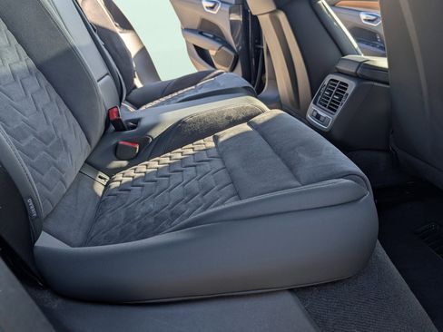 Used 2023 Audi e-tron GT Premium Plus image 32