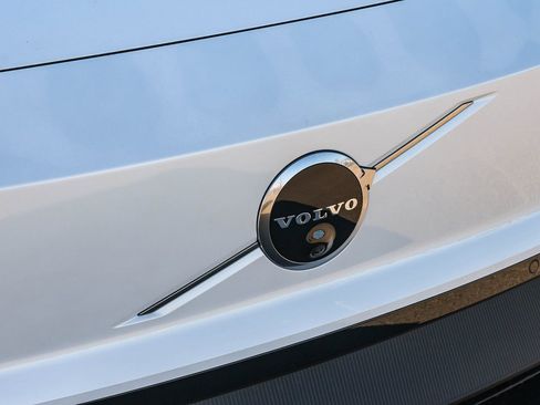 New 2026 Volvo EX30 Ultra w/ Climate Package image 16