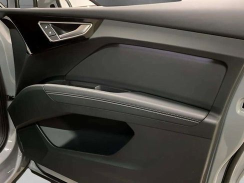 Used 2024 Audi Q4 e-tron Premium w/ Convenience Package image 78