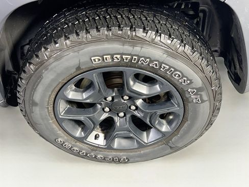 Used 2022 Jeep Cherokee Trailhawk w/ Sound & Nav Group image 30