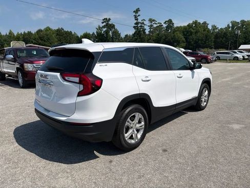 Used 2024 GMC Terrain SLE FWD image 6