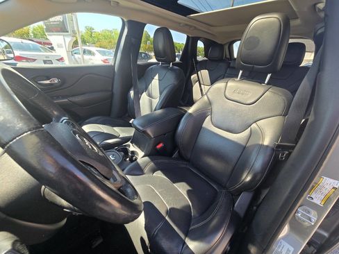 Used 2016 Jeep Cherokee Limited w/ Luxury Group AWD/4WD image 21