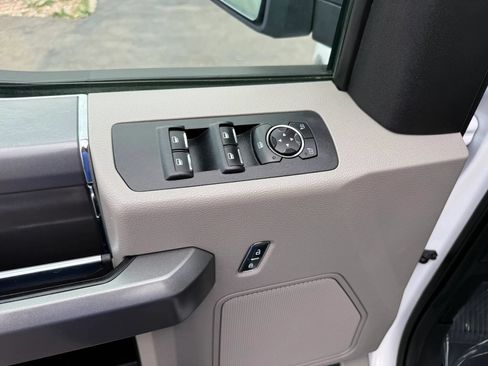 Used 2015 Ford F150 XLT w/ Equipment Group 301A Mid RWD image 27