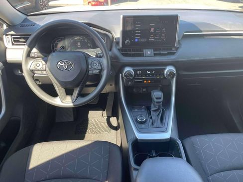 Used 2025 Toyota RAV4 XLE AWD/4WD image 12