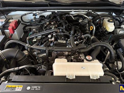 Used 2025 Toyota 4Runner SR5 AWD/4WD image 25