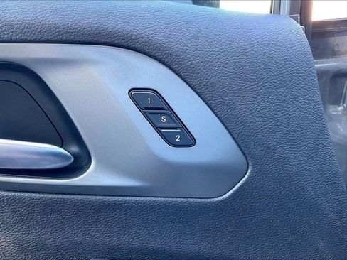 Used 2025 Chrysler Pacifica Select FWD image 31