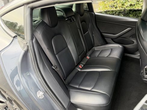 Used 2021 Tesla Model 3 Performance image 39