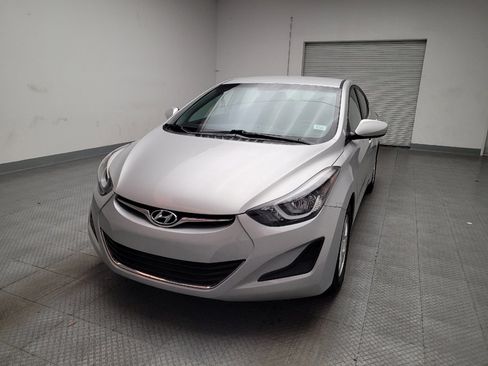Used 2015 Hyundai Elantra SE image 15