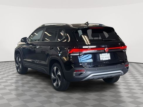 New 2026 Volkswagen Taos SE AWD/4WD image 7