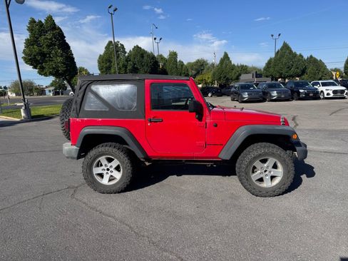 Used 2014 Jeep Wrangler Sport AWD/4WD image 6