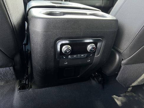 Used 2022 GMC Yukon XL AT4 w/ Technology Package AWD/4WD image 15