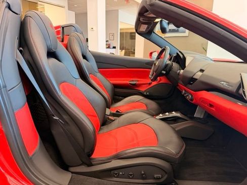 Used 2018 Ferrari 488 Spider RWD image 18