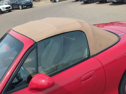 Used 2001 MAZDA MX-5 Miata RWD image 10