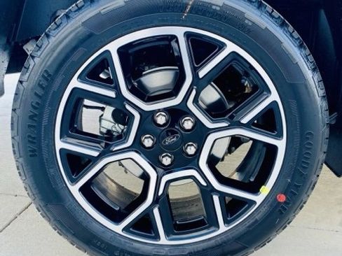 New 2026 Ford Maverick Lariat w/ 4K Tow Package image 9