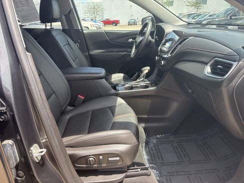 Used 2022 Chevrolet Equinox Premier AWD/4WD image 18