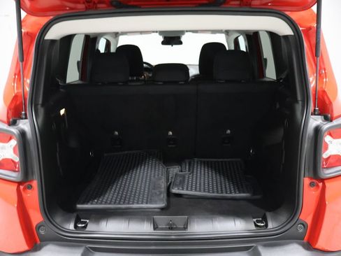 Used 2022 Jeep Renegade Latitude image 17