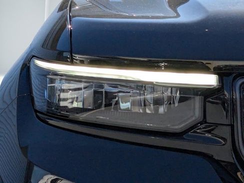 New 2025 Jeep Grand Cherokee Summit image 9