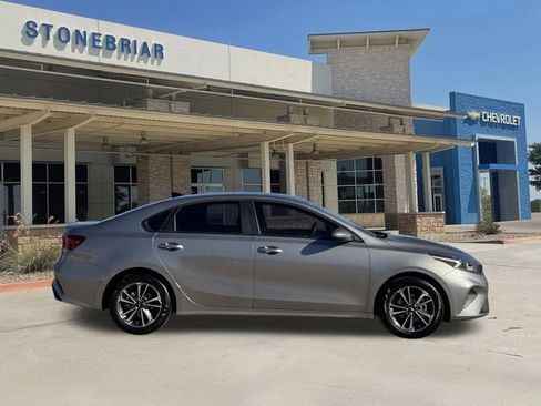 Used 2024 Kia Forte LXS image 4