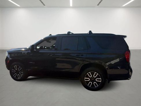 Used 2024 GMC Yukon AT4 w/ Technology Package AWD/4WD image 3