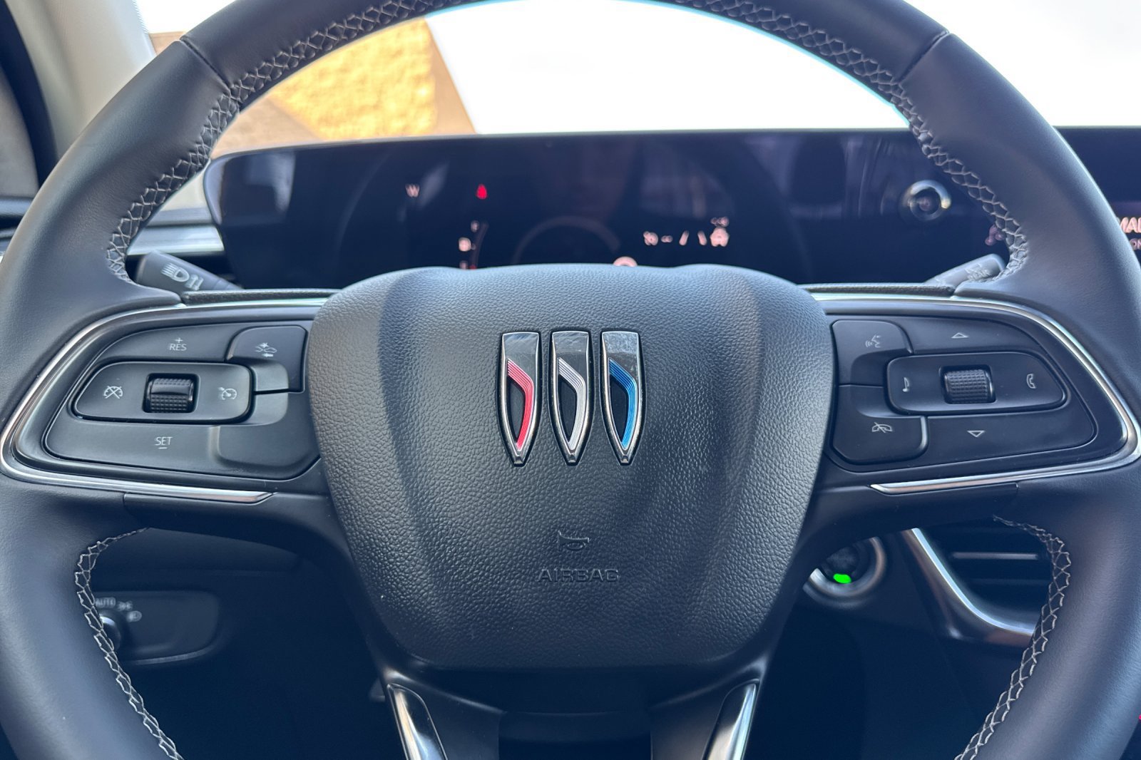 Used 2024 Buick Encore GX Preferred FWD image 27
