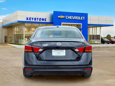 Used 2025 Nissan Altima 2.5 S FWD image 6
