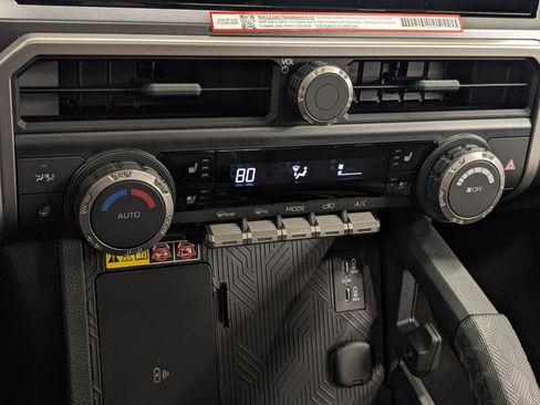 New 2025 Toyota 4Runner 4WD image 27