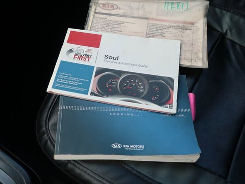 Used 2011 Kia Soul + w/ Audio Pkg image 19