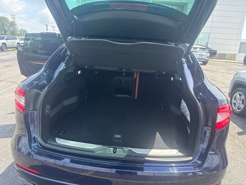 Used 2018 Maserati Levante GranLusso AWD/4WD image 21