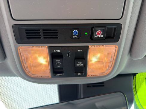 Used 2021 Honda Pilot Touring image 26