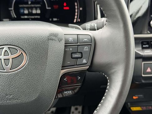 Certified 2025 Toyota Camry SE w/ Convenience Package image 11