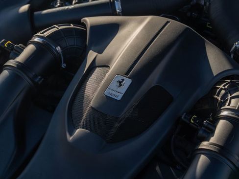 Used 2019 Ferrari Portofino image 22