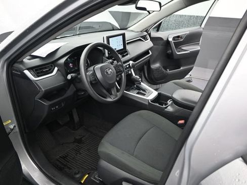 Used 2024 Toyota RAV4 LE FWD image 6