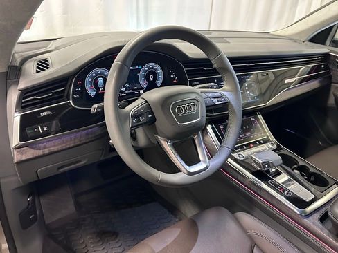 Certified 2022 Audi Q8 Prestige AWD/4WD image 2