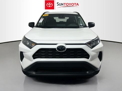 Used 2020 Toyota RAV4 LE FWD image 10