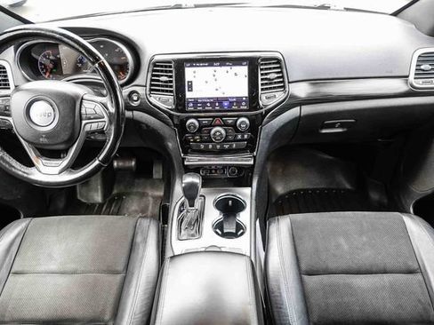 Used 2020 Jeep Grand Cherokee Altitude AWD/4WD image 12