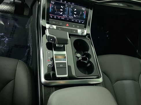 Used 2025 Audi Q8 Premium Plus w/ Premium Plus Package image 22