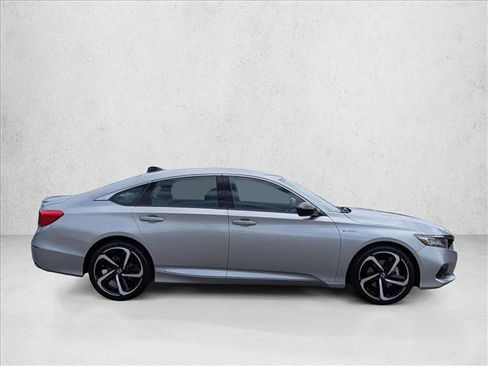 Used 2022 Honda Accord Sport image 4