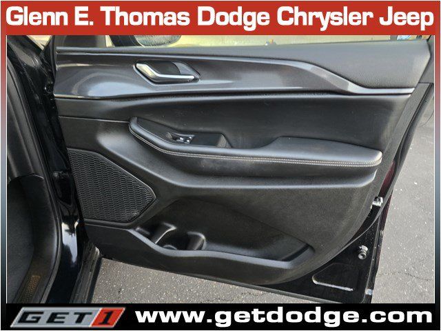 Used 2023 Jeep Grand Cherokee Altitude AWD/4WD image 34