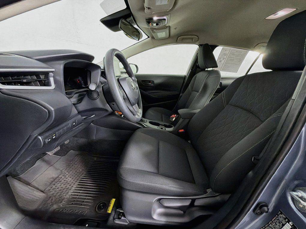 Used 2026 Toyota Corolla LE FWD image 12