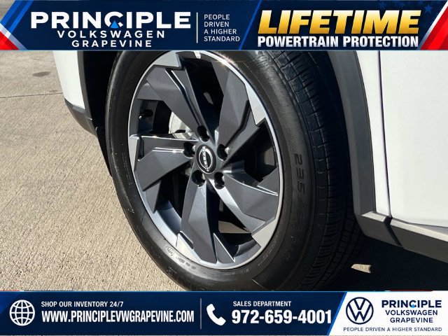 Used 2026 Nissan Rogue SV FWD image 6