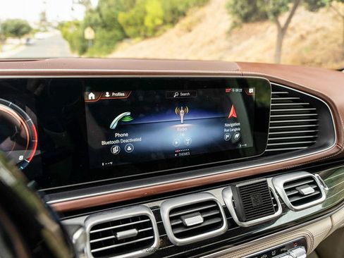 Used 2023 Mercedes-Benz Maybach GLS 600 4MATIC image 35