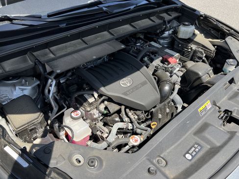 Used 2023 Toyota Highlander XLE FWD image 20