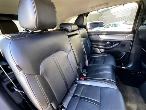 Used 2024 MAZDA CX-90 3.3 Turbo w/ Preferred Plus image 16