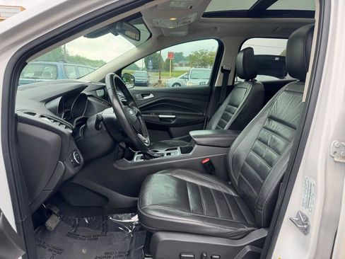 Used 2018 Ford Escape Titanium AWD/4WD image 9