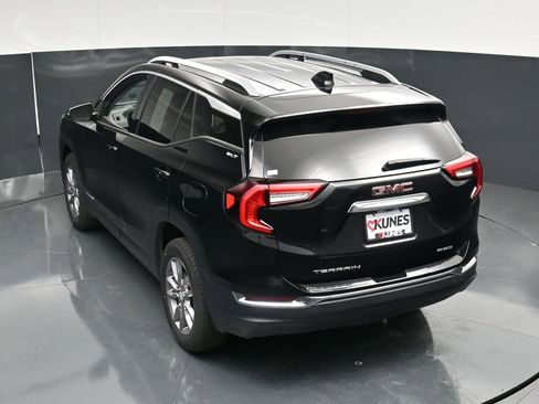 Used 2024 GMC Terrain SLT AWD/4WD image 55