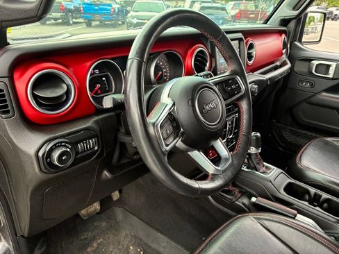 Used 2018 Jeep Wrangler Unlimited Rubicon w/ Uconnect 4C Nav & Sound Group AWD/4WD image 18